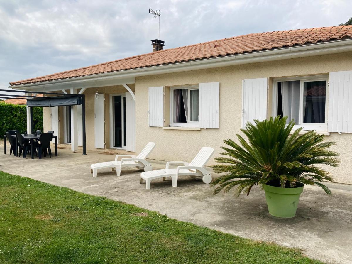 Maison Familiale Avec Jardin De 1500M2 Saint-Genes-de-Fronsac Exterior foto