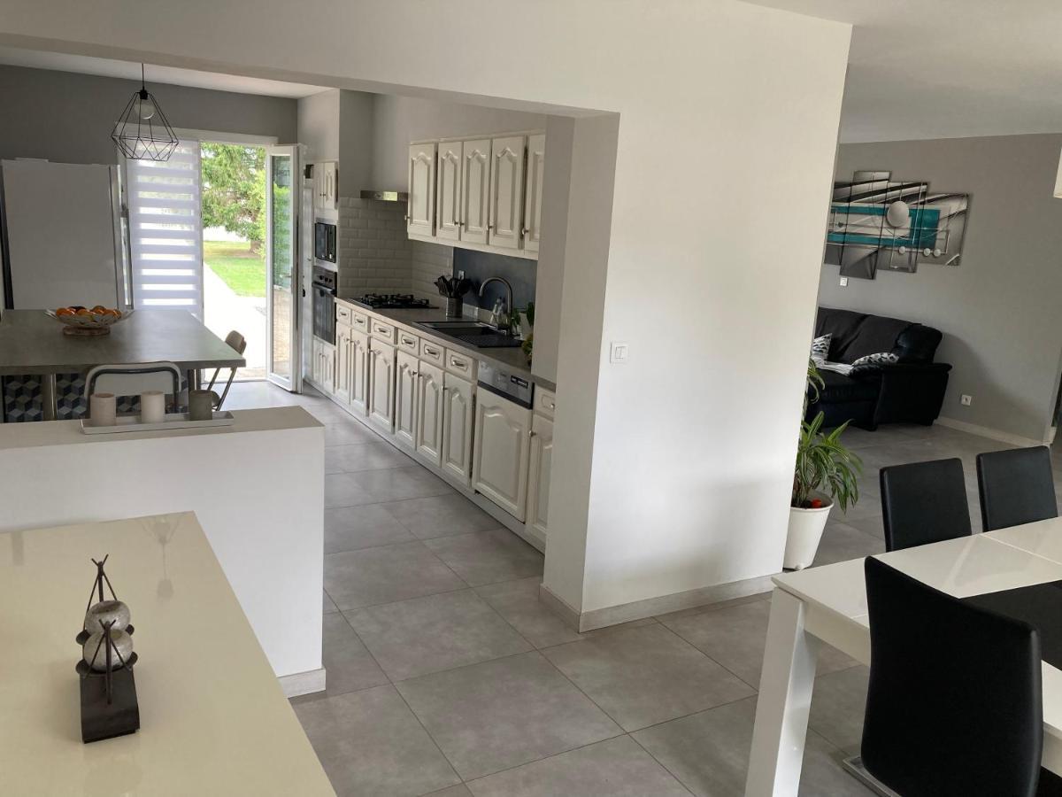 Maison Familiale Avec Jardin De 1500M2 Saint-Genes-de-Fronsac Exterior foto